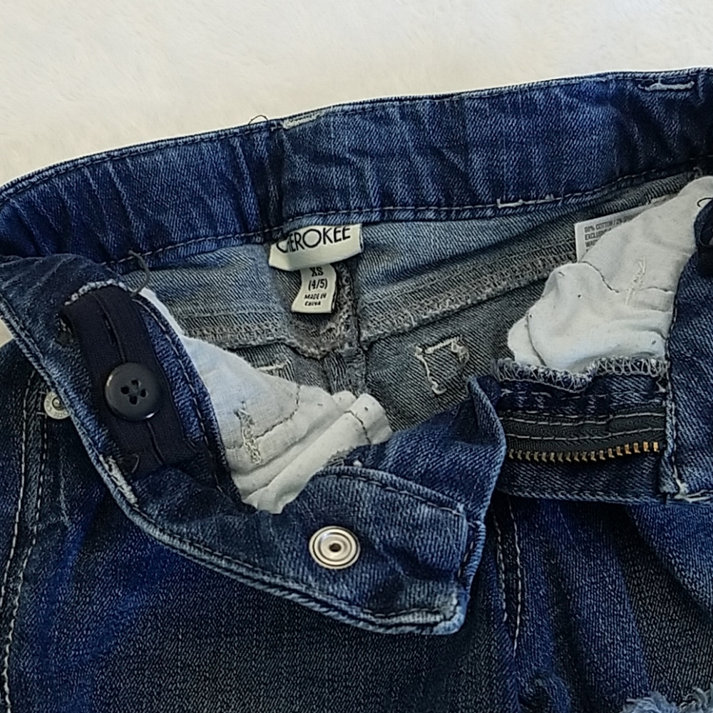 Cherokee size XS 4/5 denim shorts and white lace hem - Picture 3 of 3